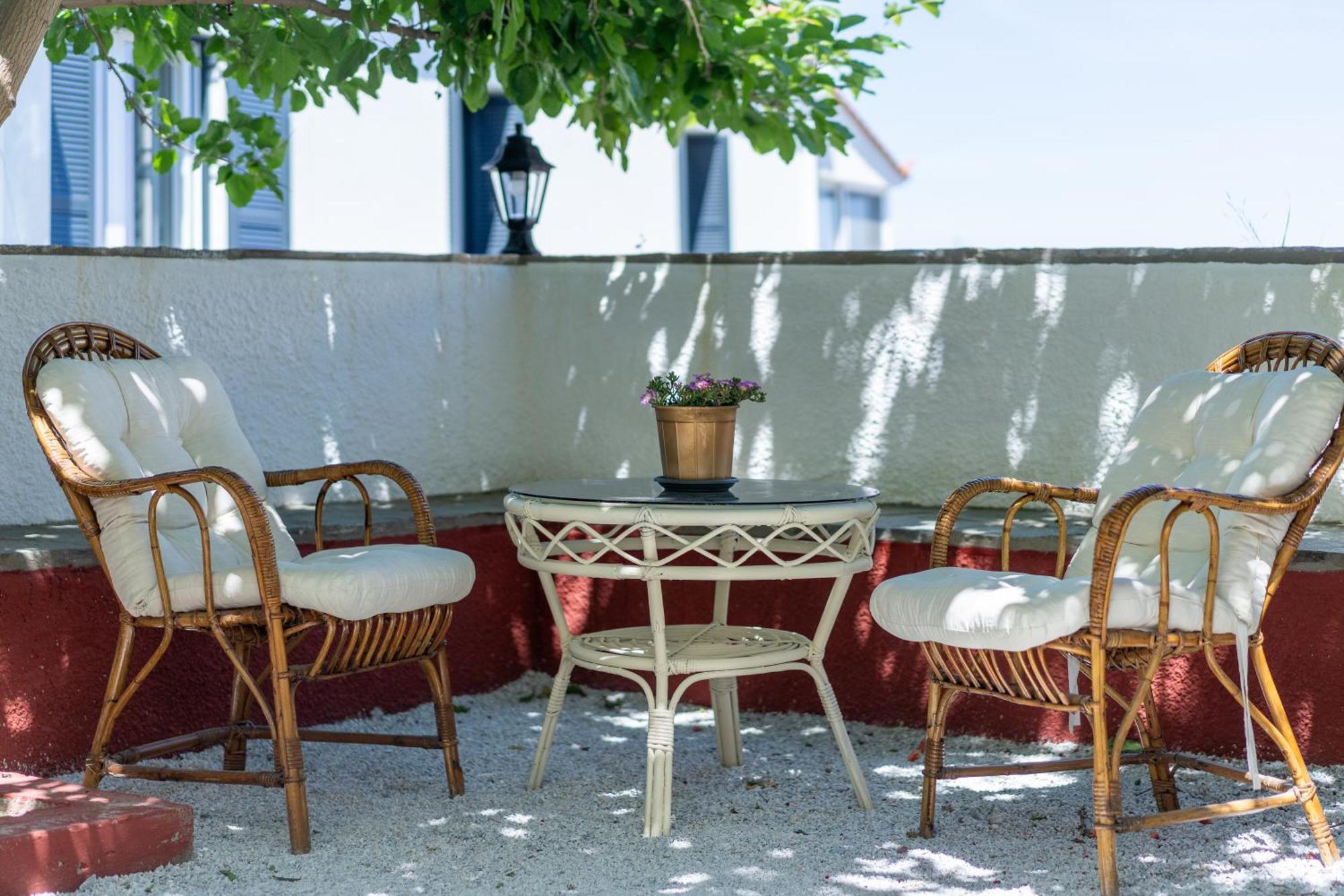 Spacious Home With Yard, Mytilene Lesvos Exterior photo