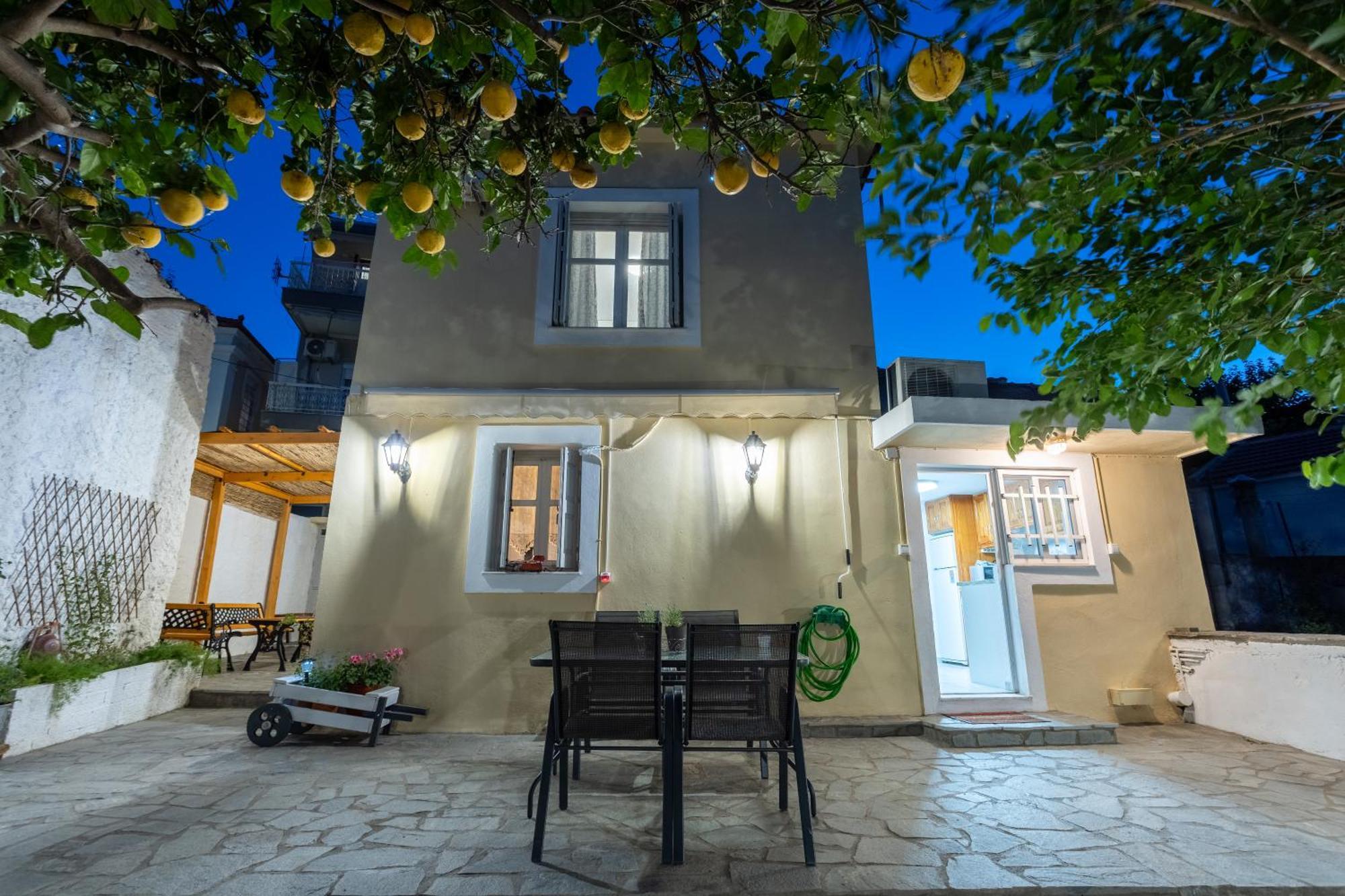 Spacious Home With Yard, Mytilene Lesvos Exterior photo